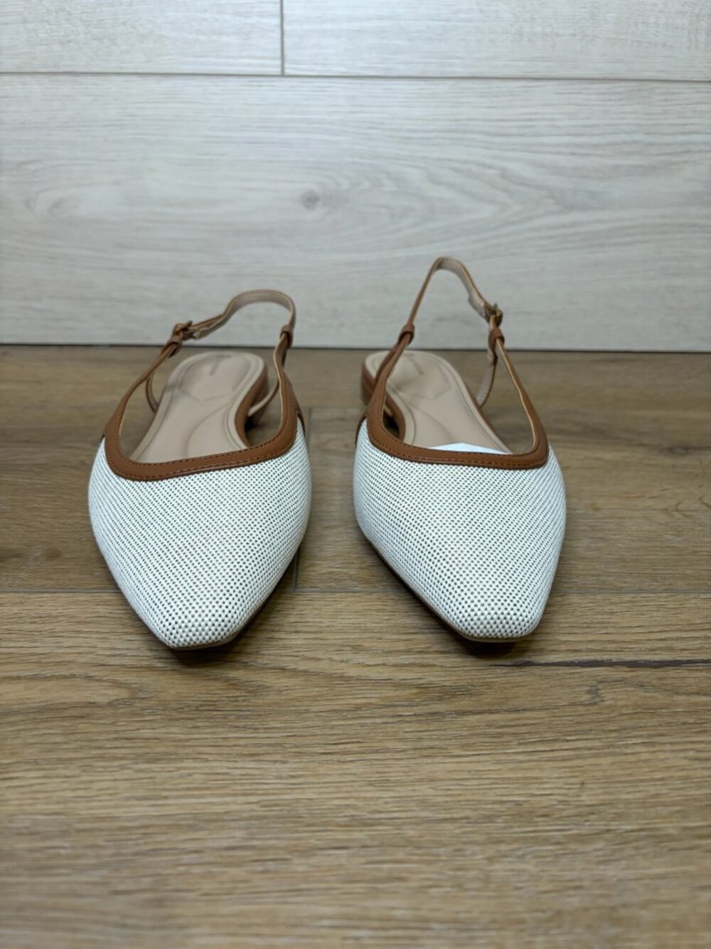 Giani Bernini Umaac Snip Toe Slingback Flats Brown White 8.5M - Picture 2 of 8